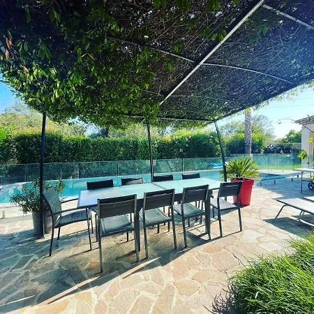 Villa 11 Couchages Piscine 4 Ch Proche