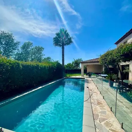 Villa 11 Couchages Piscine 4 Ch Proche *